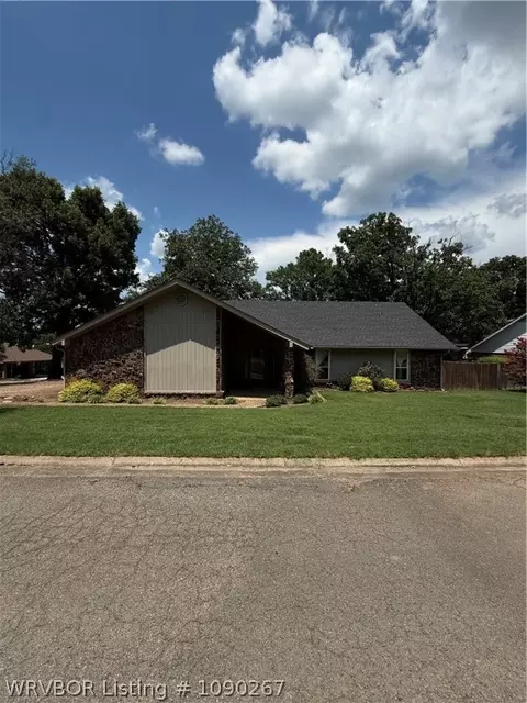 504 Robin Ln, Van Buren, AR 72956