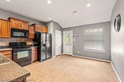 2419 Crestview Ln, Barling, AR 72923 photo 9