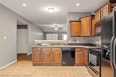 2419 Crestview Ln, Barling, AR 72923 photo 11
