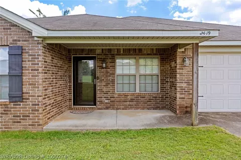 2419 Crestview Ln, Barling, AR 72923 photo 2