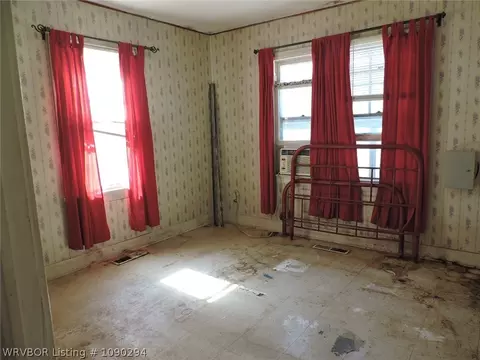 Bedroom - 535 N 39th St, Fort Smith, AR 72903 photo 2 of 3