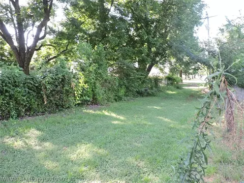 Exterior - 535 N 39th St, Fort Smith, AR 72903 photo 6 of 7