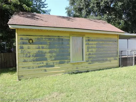 Exterior - 535 N 39th St, Fort Smith, AR 72903 photo 3 of 7