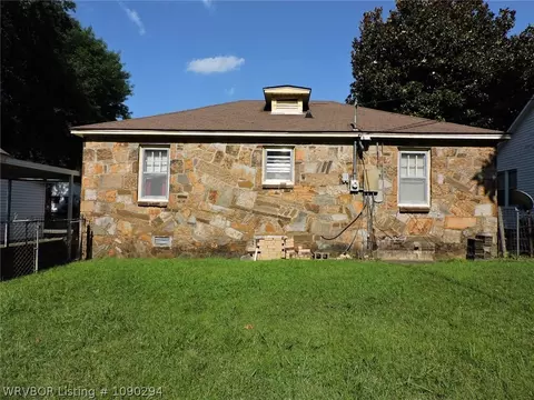 Exterior - 535 N 39th St, Fort Smith, AR 72903 photo 4 of 7