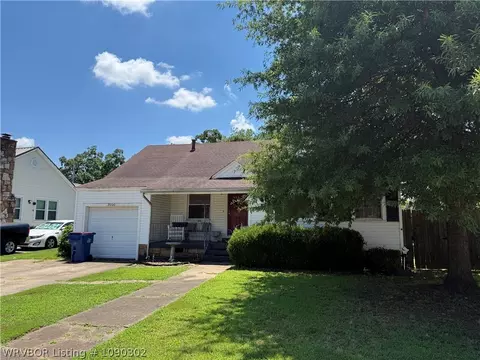 2000 S S St, Fort Smith, AR 72901 photo 1