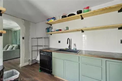 Kitchen - 1900 S 12th St, Fort Smith, AR 72901 photo 3 of 4