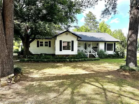291 E 7th St, Booneville, AR 72927