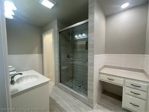 Bath - 1605 Jacobs Ave, Fort Smith, AR 72908 photo 2 of 2
