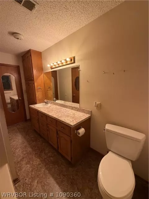 Bath - 192 E Highway 288, Scranton, AR 72863 photo 5 of 5
