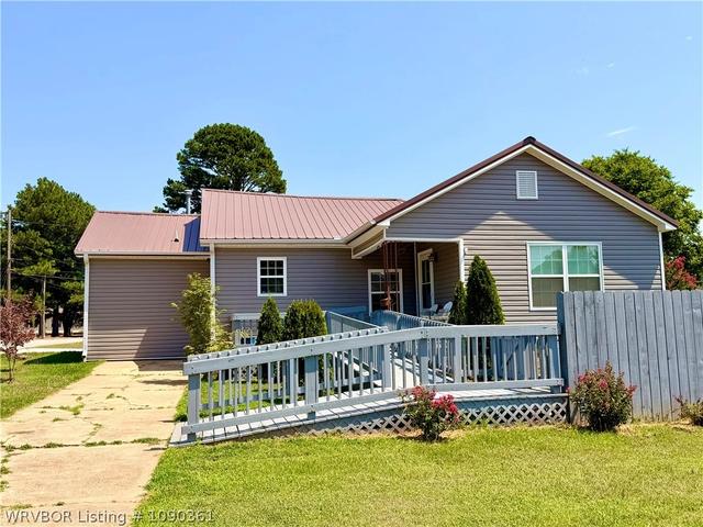 811 E 5th St, Booneville, AR 72927