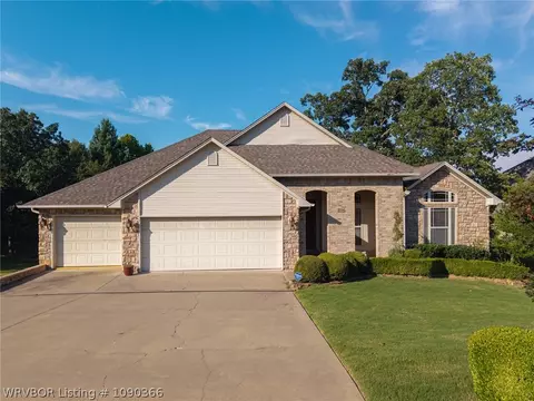 2710 Parkway Ln, Van Buren, AR 72956