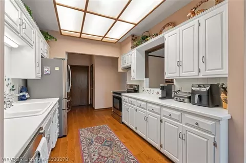 Kitchen - 12 Free Ferry Cir, Fort Smith, AR 72903 photo 2 of 5