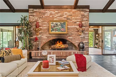 Living - 12 Free Ferry Cir, Fort Smith, AR 72903 photo 4 of 6