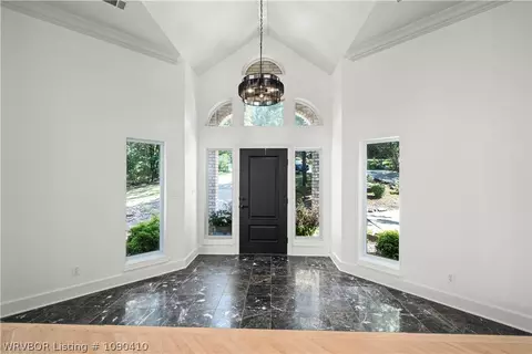 Entry Way - 10101 Stephens Ct, Fort Smith, AR 72908 photo 1 of 6