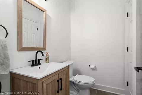 Bath - 10101 Stephens Ct, Fort Smith, AR 72908 photo 6 of 9