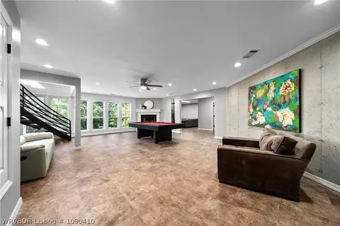 Living - 10101 Stephens Ct, Fort Smith, AR 72908 photo 7 of 8