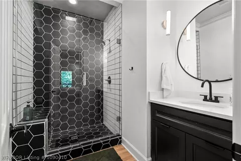 Bath - 10101 Stephens Ct, Fort Smith, AR 72908 photo 1 of 9