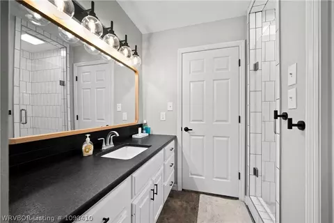 Bath - 10101 Stephens Ct, Fort Smith, AR 72908 photo 9 of 9
