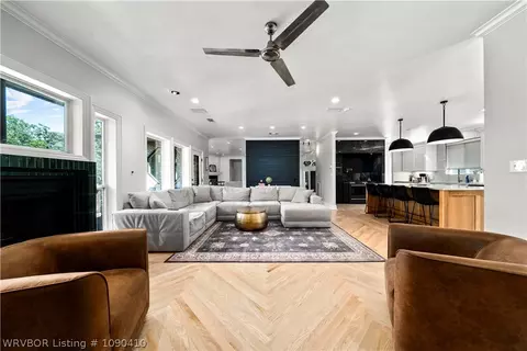 Living - 10101 Stephens Ct, Fort Smith, AR 72908 photo 6 of 8