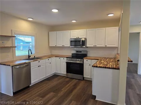 702 E 1st St, Hartford, AR 72938 photo 3