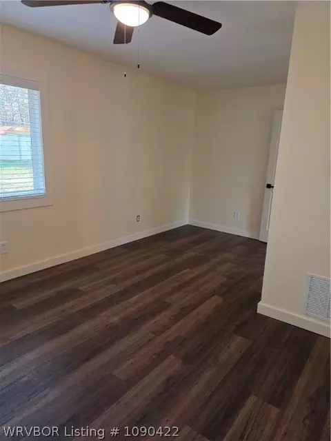 702 E 1st St, Hartford, AR 72938 photo 4