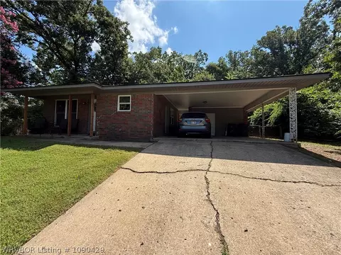 1202 N 28th St, Van Buren, AR 72956