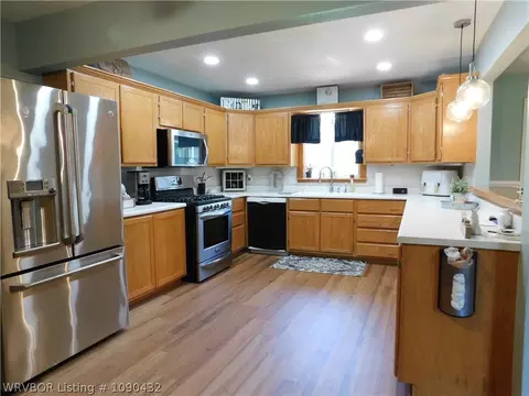 Kitchen - 1104 N 49th St, Fort Smith, AR 72904 photo 1 of 2