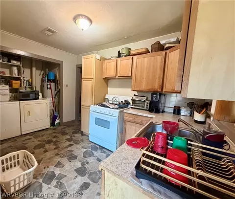 Kitchen - 2805 Houston, Fort Smith, AR 72901 photo 2 of 2