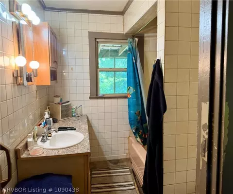 Bath - 2805 Houston, Fort Smith, AR 72901 photo 1 of 1