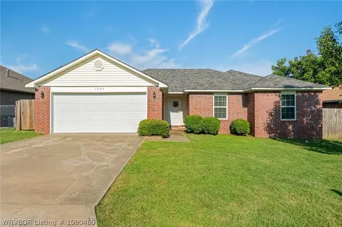 1920 55th Pl, Fort Smith, AR 72904 photo 1