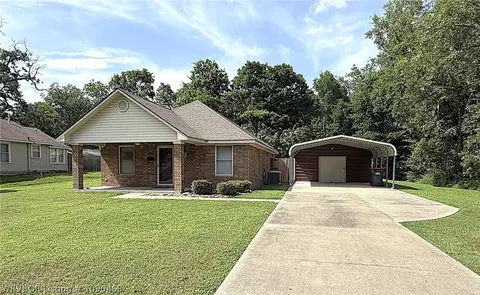 1711 Cedar St, Van Buren, AR 72956