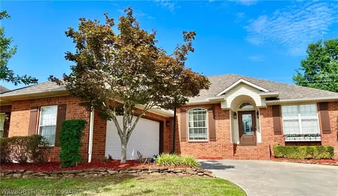 2131 Parkridge Dr, Van Buren, AR 72956