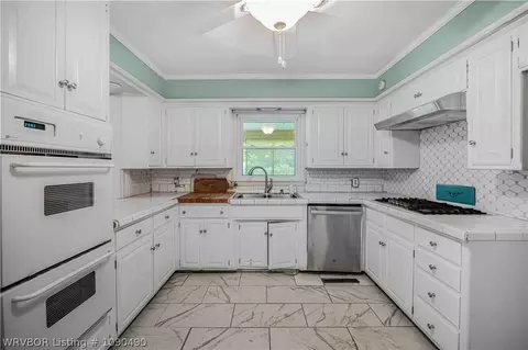 Kitchen - 2218 S 46th St, Fort Smith, AR 72903 photo 2 of 3
