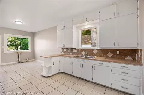 Kitchen - 823 N 41st St, Fort Smith, AR 72903 photo 1 of 3