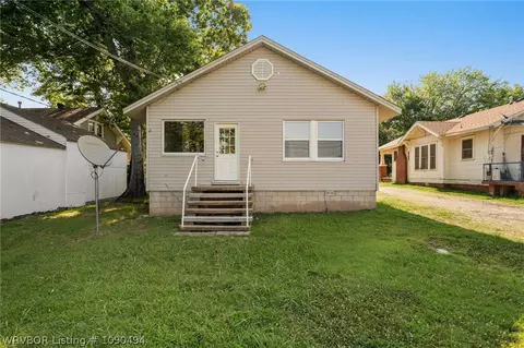 Exterior - 823 N 41st St, Fort Smith, AR 72903 photo 5 of 7
