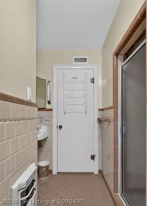 Bath - 1135 N 57th Pl, Fort Smith, AR 72904 photo 6 of 6