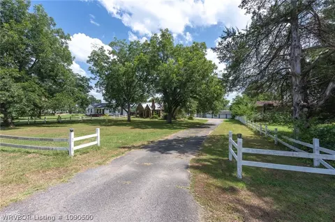 2800 Walnut St, Paris, AR 72855 photo 2