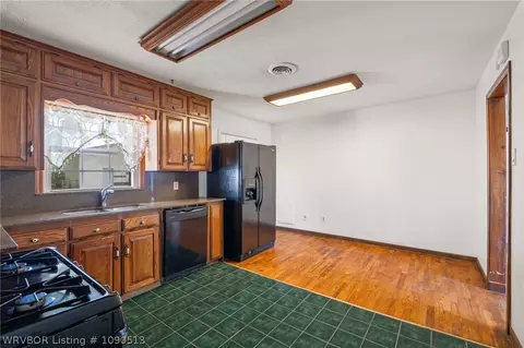 Kitchen - 1808 Jacobs Ave, Fort Smith, AR 72908 photo 1 of 2