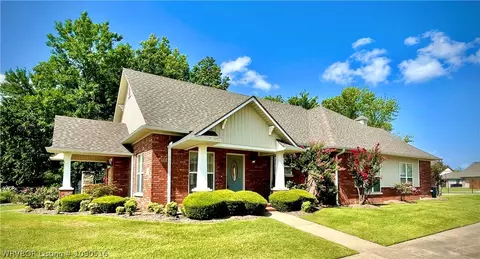 Exterior - 49 Stonegate Ct, Fort Smith, AR 72916 photo 3 of 9