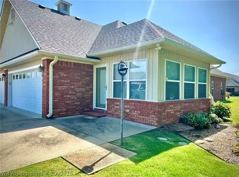Exterior - 49 Stonegate Ct, Fort Smith, AR 72916 photo 5 of 9