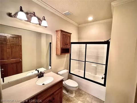 Bath - 49 Stonegate Ct, Fort Smith, AR 72916 photo 5 of 5