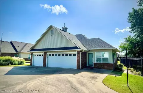 Exterior - 49 Stonegate Ct, Fort Smith, AR 72916 photo 8 of 9