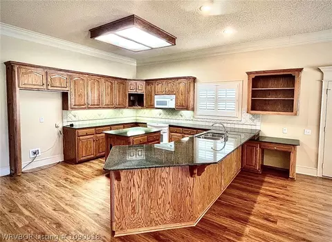 Kitchen - 49 Stonegate Ct, Fort Smith, AR 72916 photo 4 of 4
