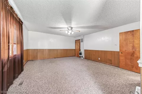 Living - 15 Walker Rd, Lavaca, AR 72941 photo 4 of 4