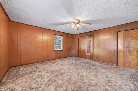 Bedroom - 15 Walker Rd, Lavaca, AR 72941 photo 2 of 5