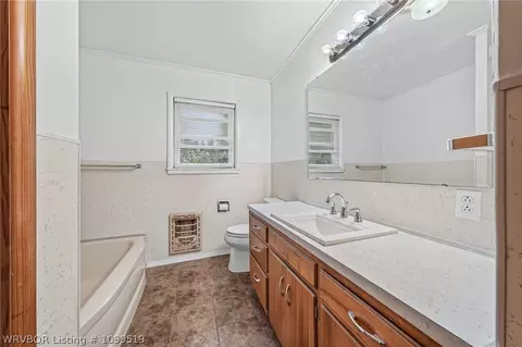 Bath - 15 Walker Rd, Lavaca, AR 72941 photo 2 of 2