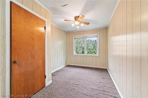 Bedroom - 15 Walker Rd, Lavaca, AR 72941 photo 5 of 5