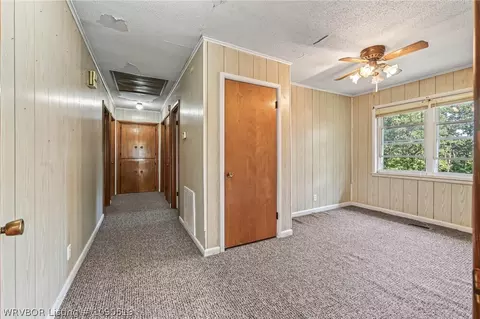 Entry Way - 15 Walker Rd, Lavaca, AR 72941 photo 1 of 2