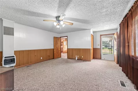 Living - 15 Walker Rd, Lavaca, AR 72941 photo 2 of 4