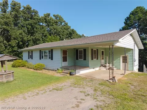 Exterior - 15 Walker Rd, Lavaca, AR 72941 photo 4 of 8